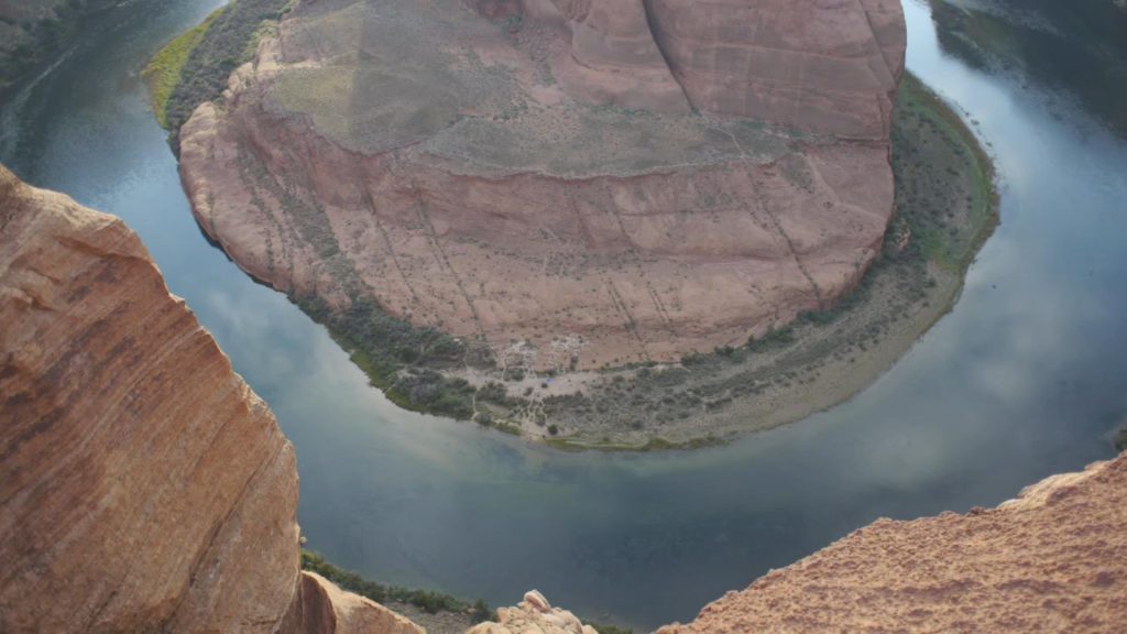 This image has an empty alt attribute; its file name is horseshoe1-1024x576.jpg